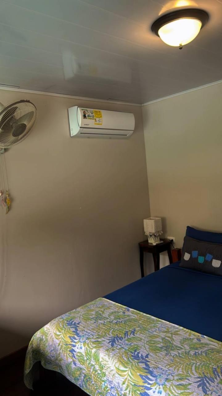 فندق Casita Happy Feet And Tours Corcovado Drakes Bay المظهر الخارجي الصورة